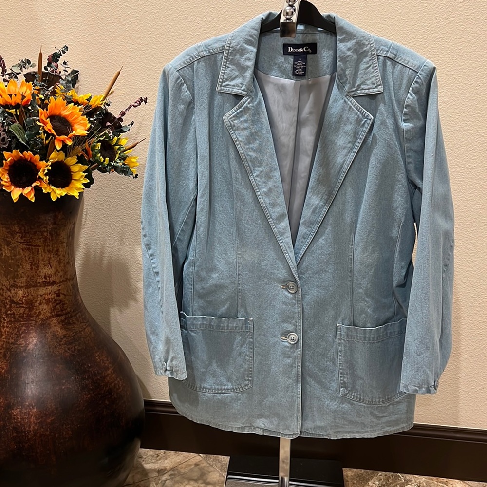 NWOT 🌺Host Pick🌺,”Denim & Co” Size 1X, Woman’s Blazer/Jacket. Color - Bleached